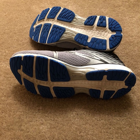 Asics Running Shoes - Picture 4 of 6